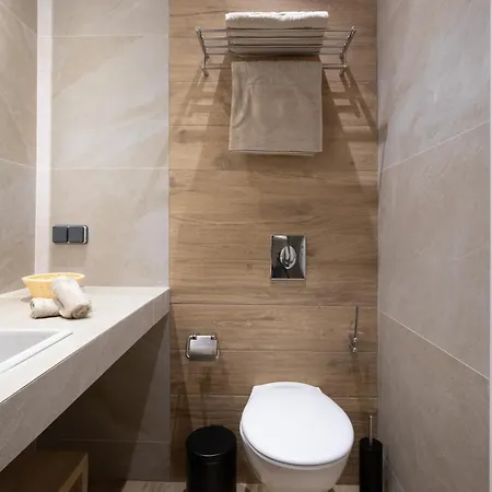 Spitarona Town House - Largest In The Center فيلة